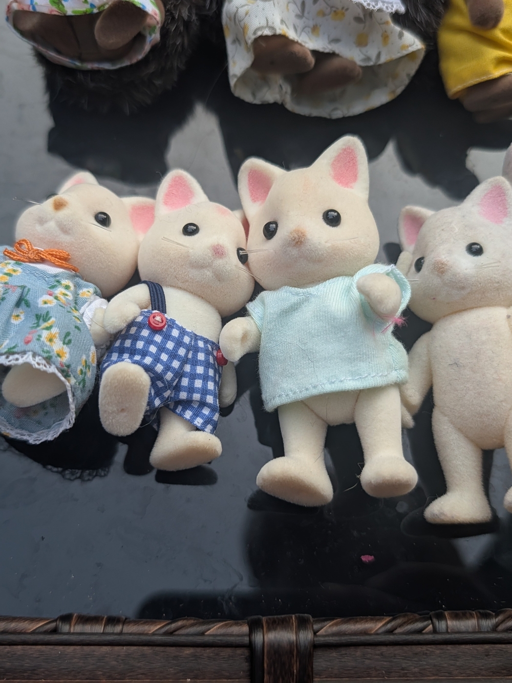 Lot Of Calico Critters Furniture And Animals - Picture 5 of 8